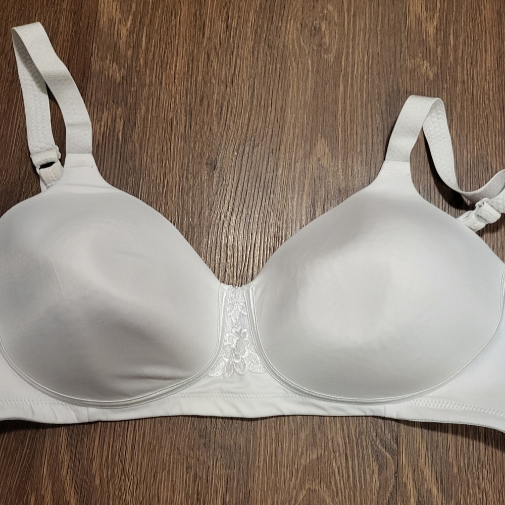 44 B Vanity Fair underwire Bra